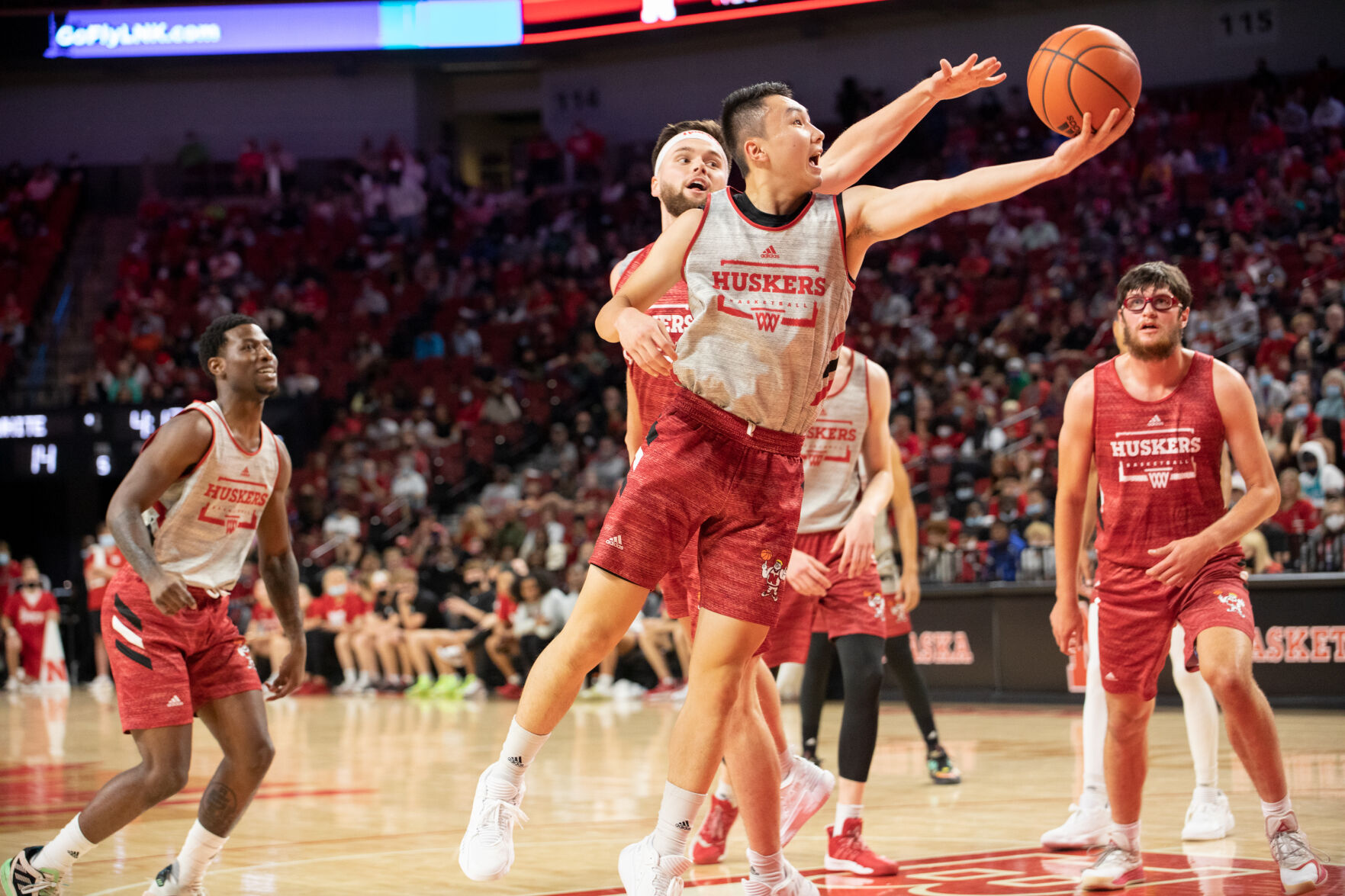 Basketball Opening Night Photo No. 5